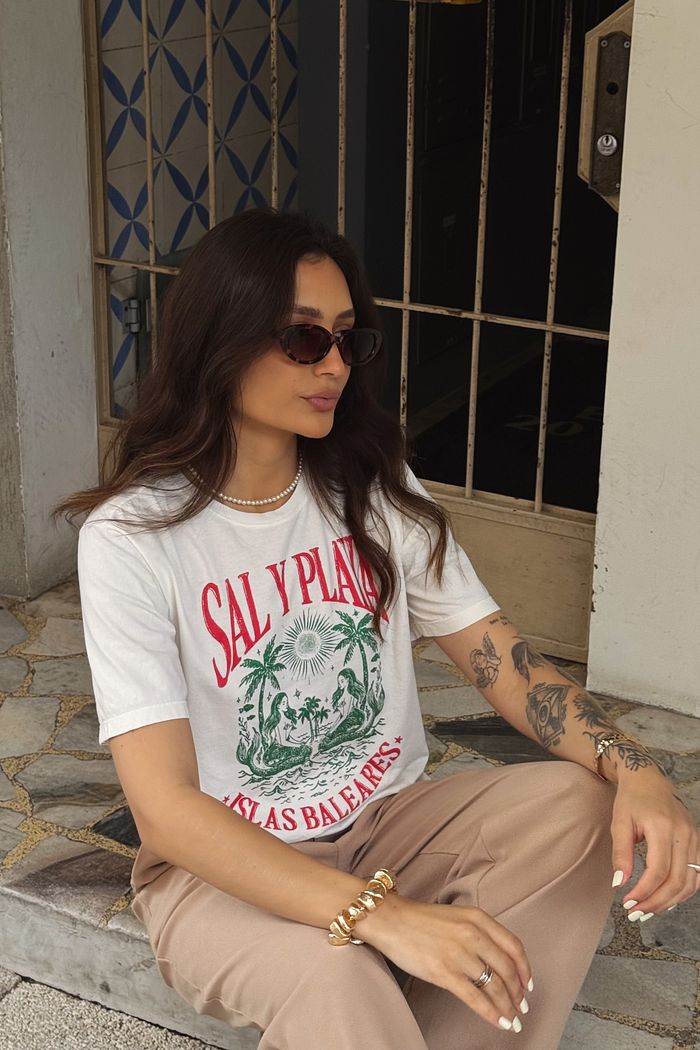 T-SHIRT ESTONADA SAL Y PLAYA ESTAMPA PEROLADA OFF WHITE