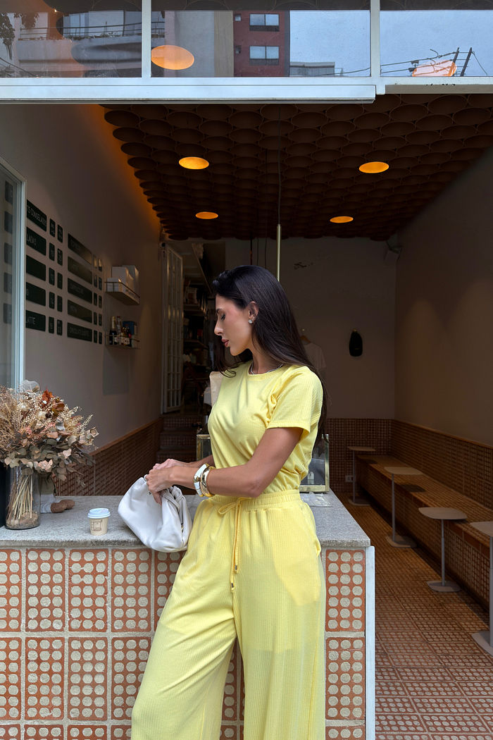 CONJUNTO CANELADO AMANDA AMARELO MANTEIGA