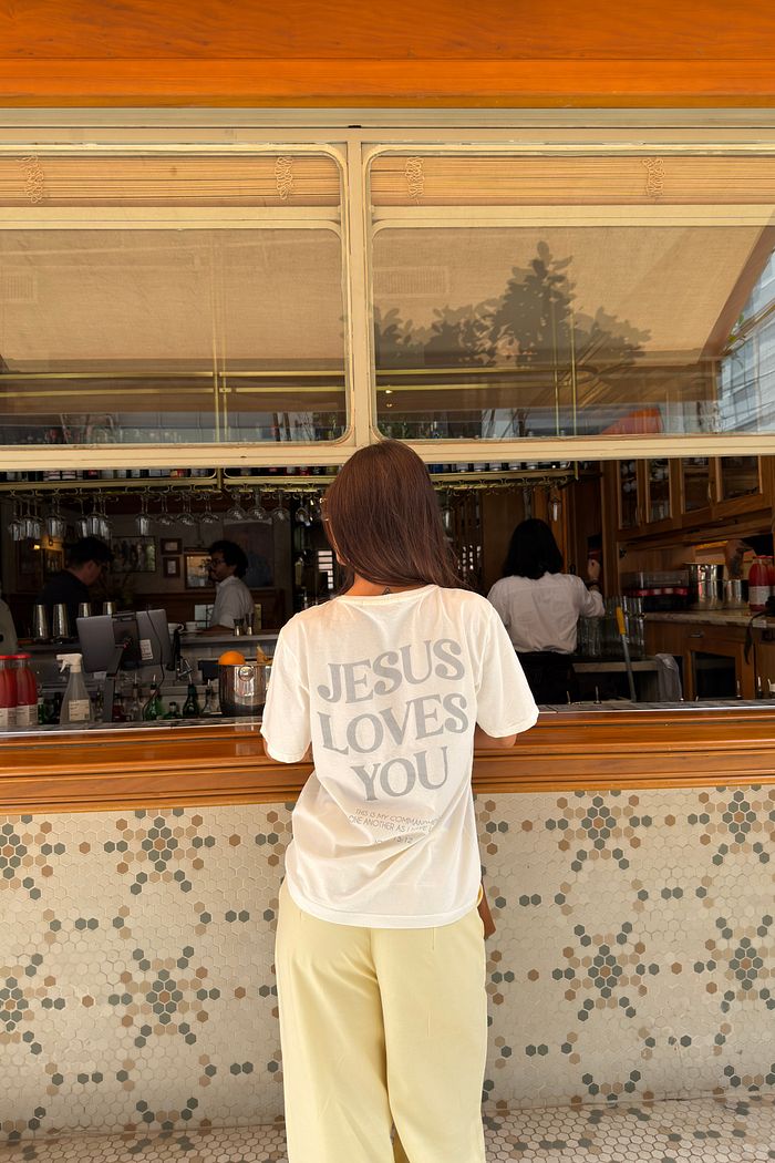 T-SHIRT ESTONADA JESUS LOVES OFF WHITE