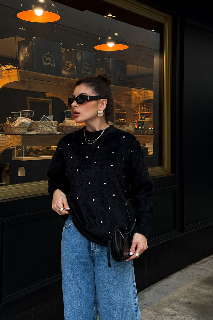 TRICOT COM PEDRARIAS KYLIE PRETO