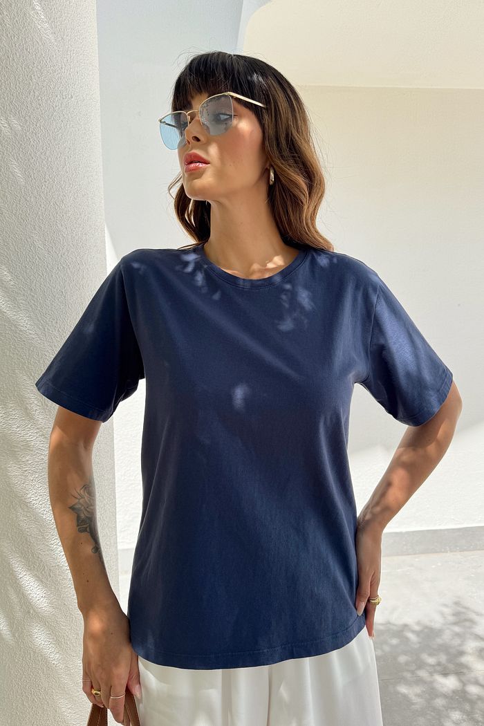 T-SHIRT ESTONADA LISA AZUL MARINHO