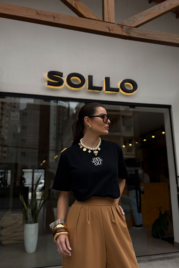 T-SHIRT ESTONADA BRASÃO DOLCE (BORDADO) PRETA