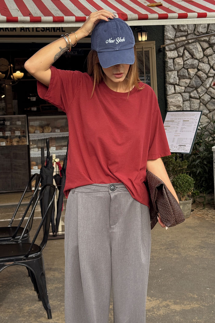 T-SHIRT ESTONADA LISA VINHO