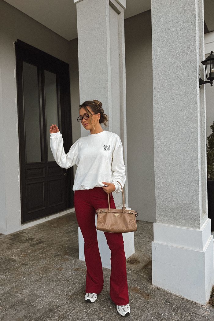 CASACO DE MOLETOM SELF LOVE ERA OFF WHITE