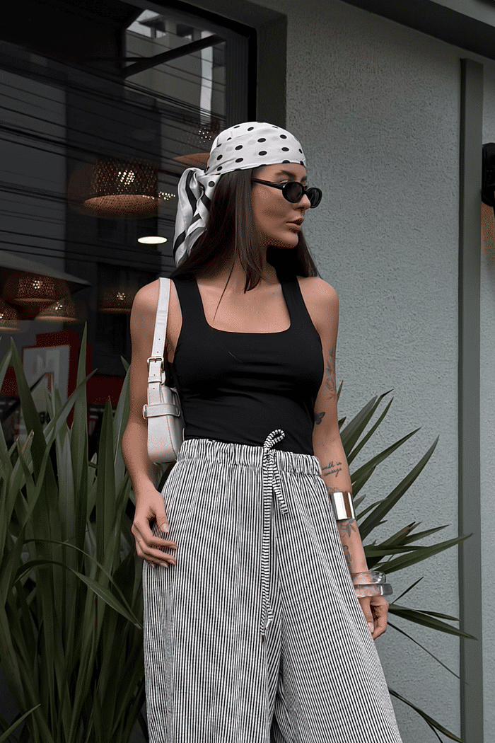 BODY DECOTE QUADRADO SOFIA PRETO