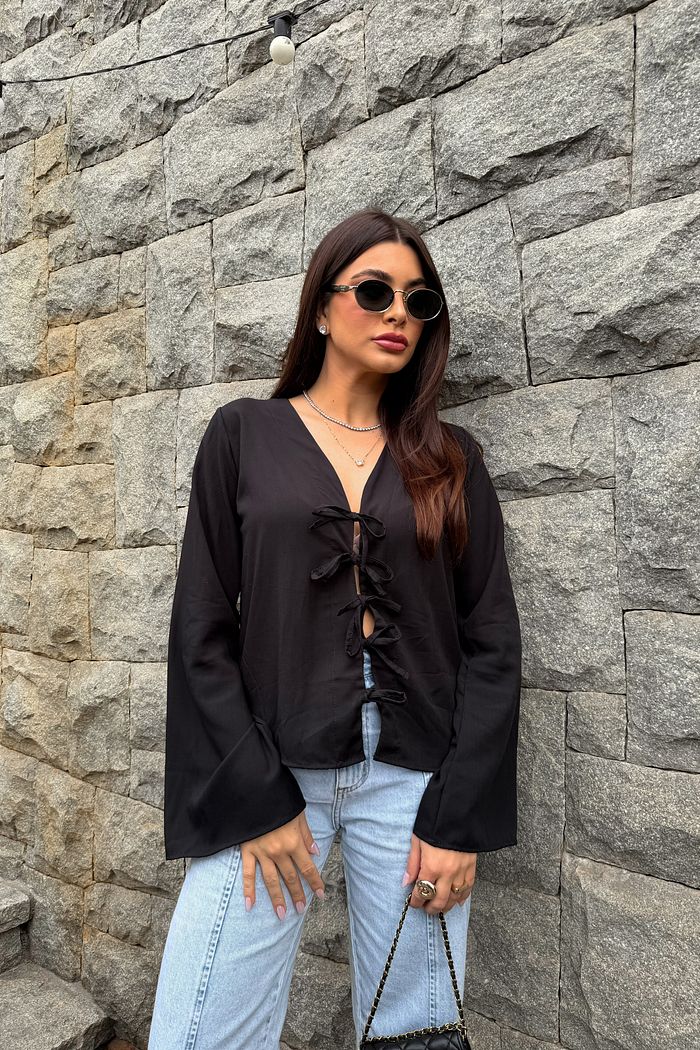 BLUSA COM AMARRAÇÃO MAYA PRETA