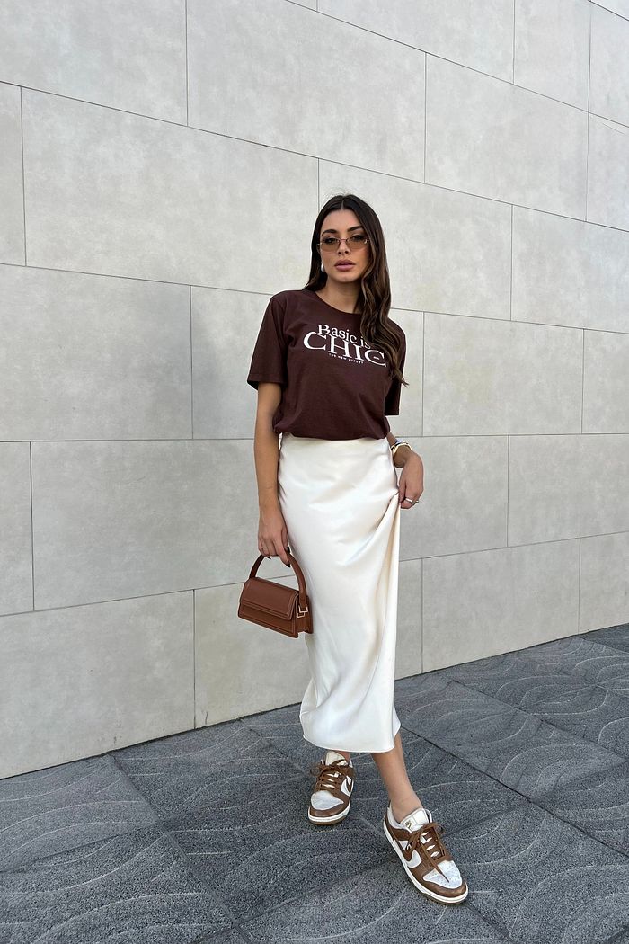 T-SHIRT ESTONADA BASIC CHIC MARROM CHOCOLATE