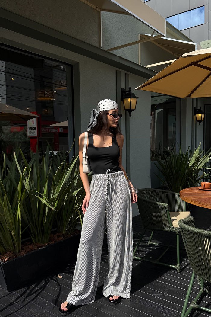 BODY DECOTE QUADRADO SOFIA PRETO