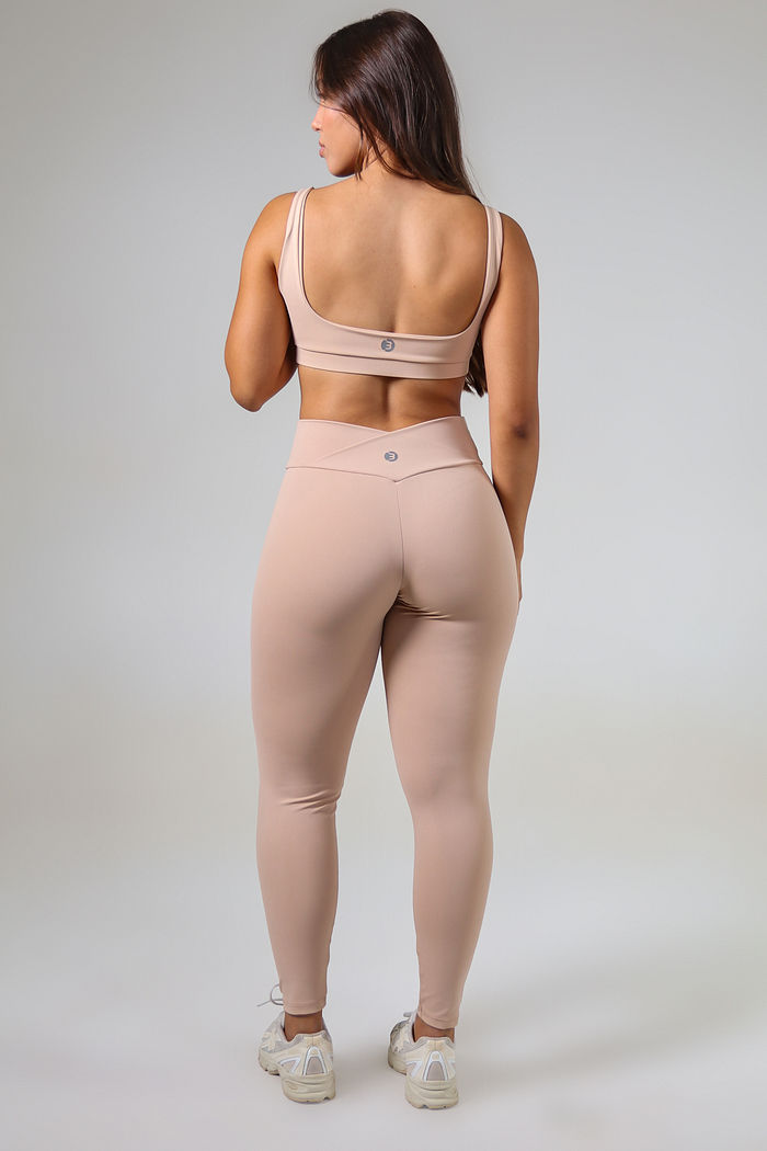 Conjunto Move  Off White - Collab Housi Wellness Society - Legging Move +  Top Move