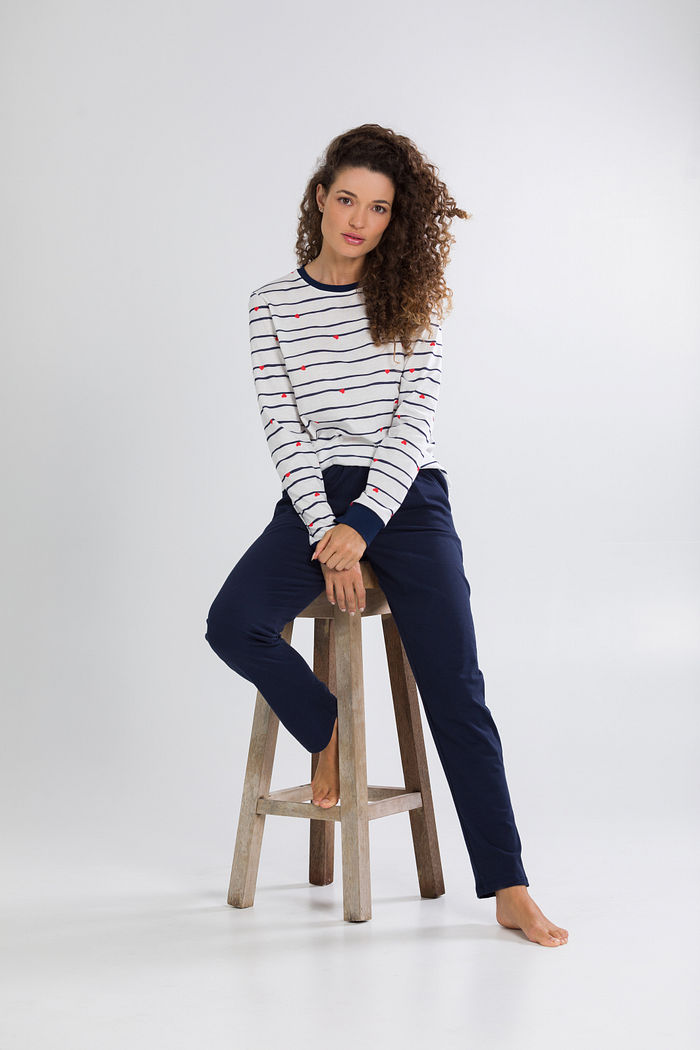 PIJAMA MANGA LONGA LISTRA E CORAÇÕES