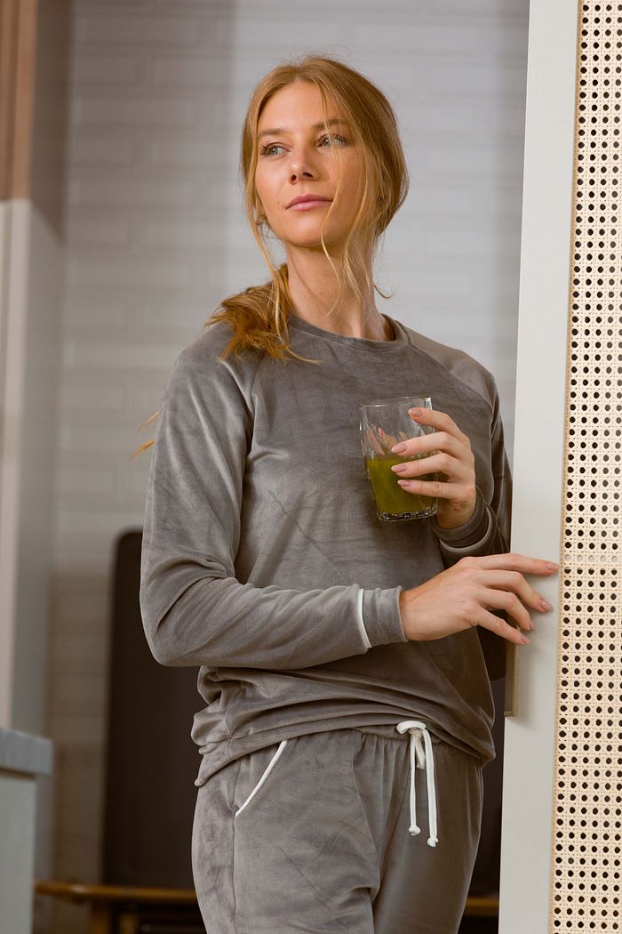 AGASALHO FEMININO PLUSH VELVET CINZA