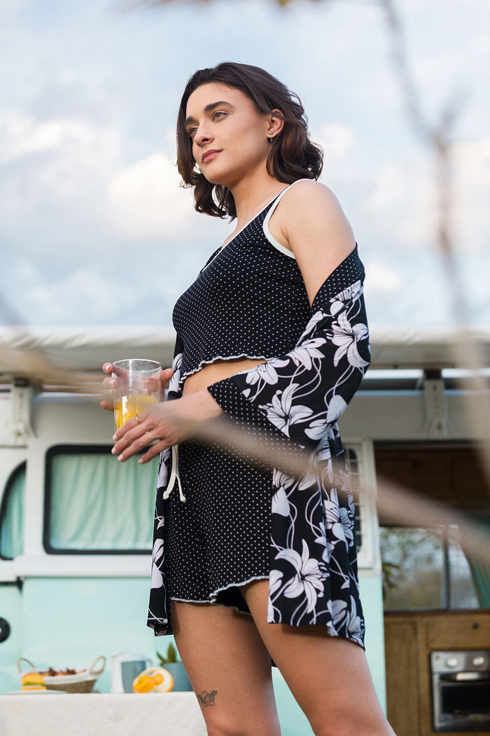 PIJAMA FEMININO CROPPED COM SHORTS POÁ PRETO