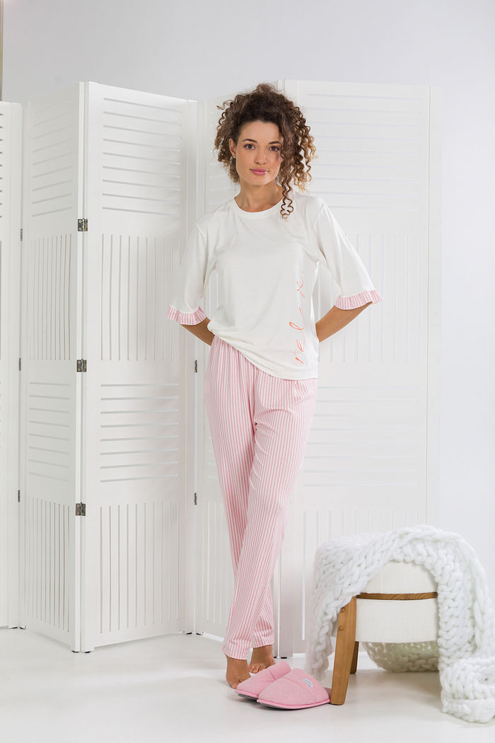 PIJAMA MANGA CURTA E CALÇA RELAX