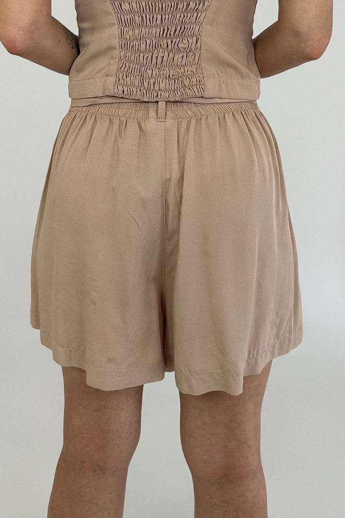 SHORT CURTO BEGE RUBY