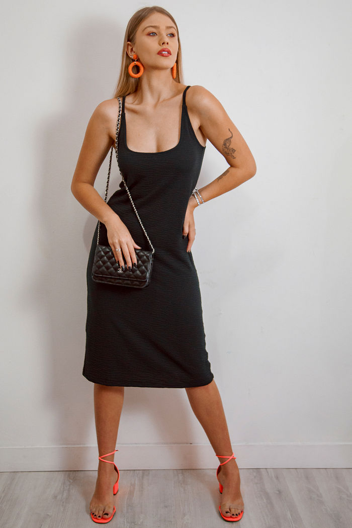 Vestido Midi Canelado de Alça Caroline Preto