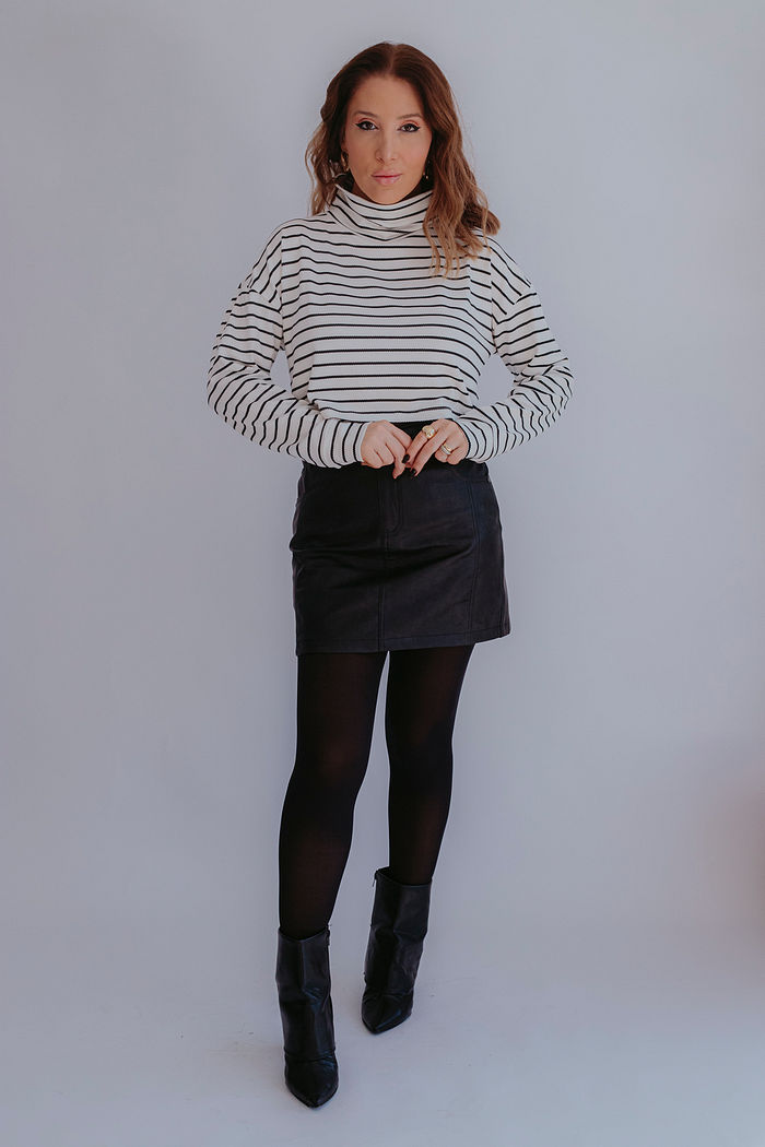 Cropped Canelado Gola Alta Aline - Listra Preta