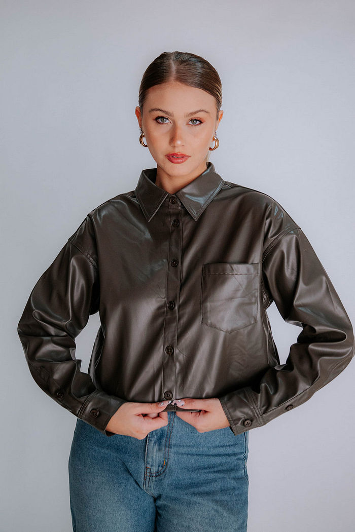 CAMISA CROPPED PU AGNES MARROM