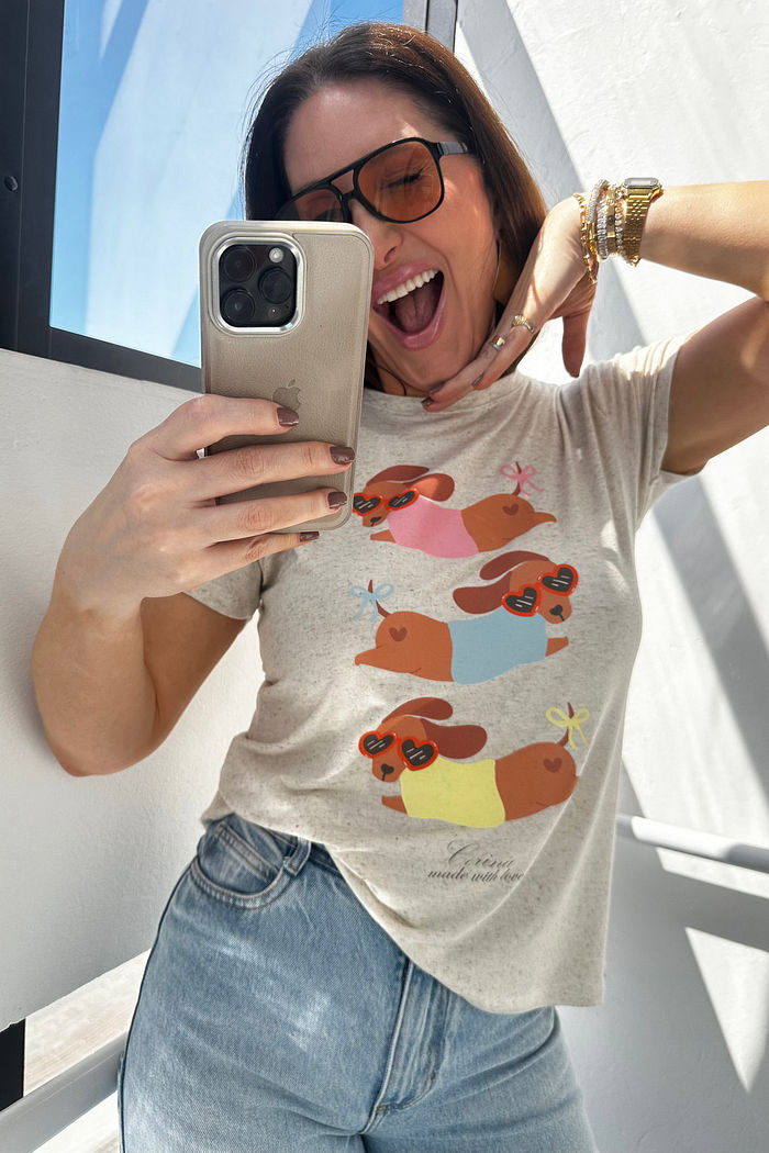 T-Shirt Feminina Tradicional Salsicha Lovers