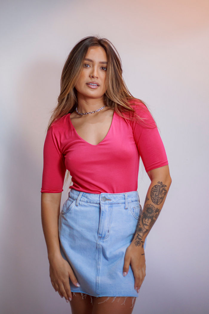 Blusa Básica Feminina com Decote V e Manga 3/4 Marcia