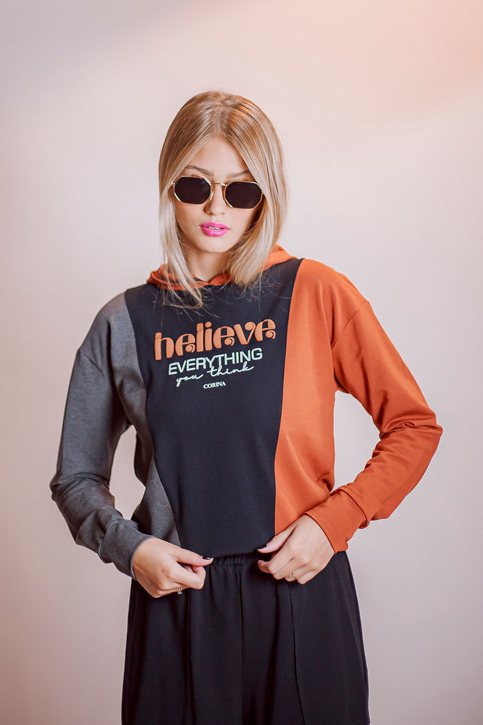 Moletom Feminino com Recortes e Capuz Believe Carmem Preto