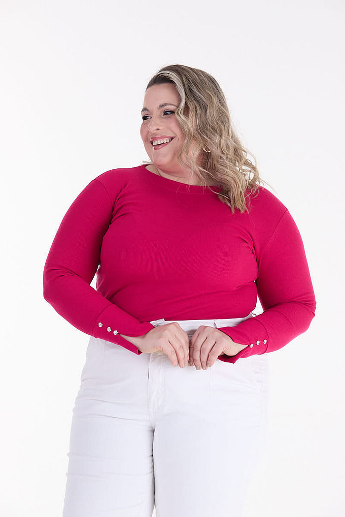 BLUSA PLUS CANELADO ABERTURA E BOTOES PUNHO