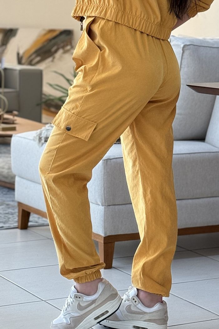 Calça Jogger Cupro Mostarda