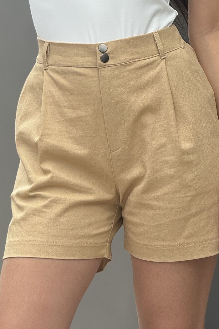 Short Alfaiataria Linho Andressa Caramelo