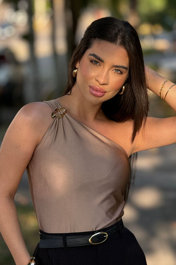 Blusa Ombro Único Cappuccino