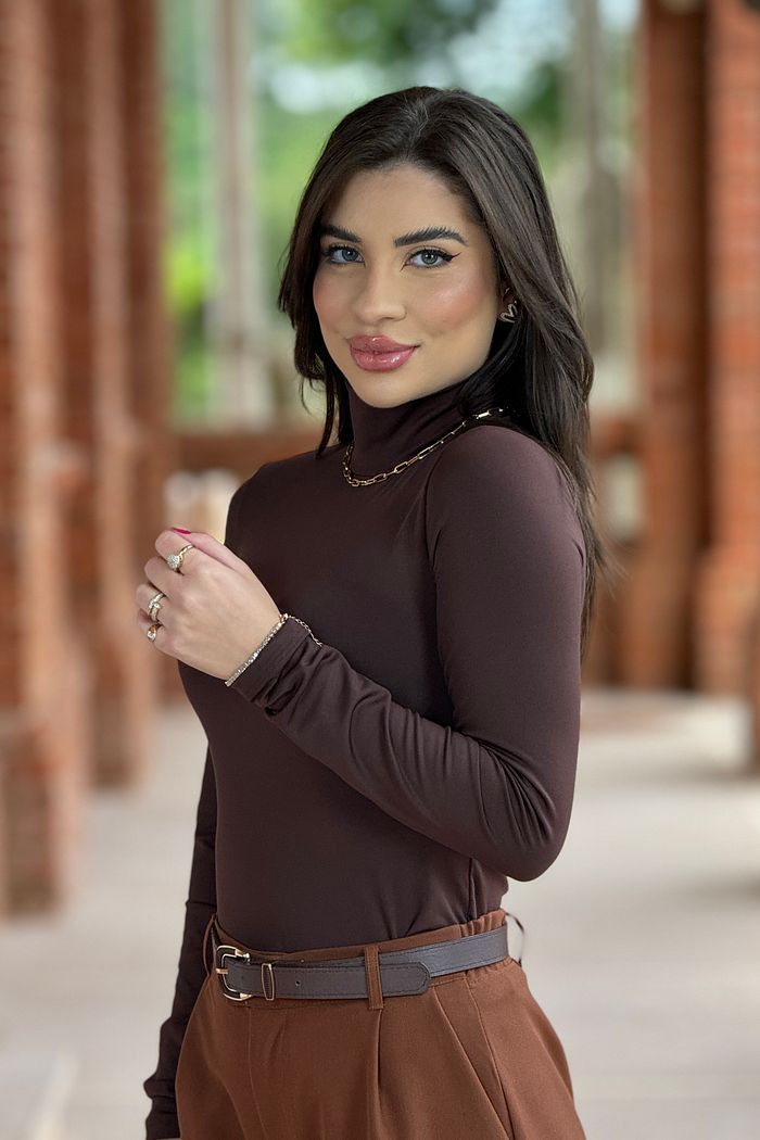 Blusa Malha Térmica Gola Alta Marrom