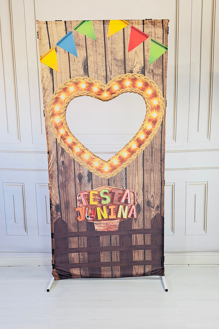 Tecido para Painel de Festa Junina para fotos interativo Formato Coração 1,00X2,10
