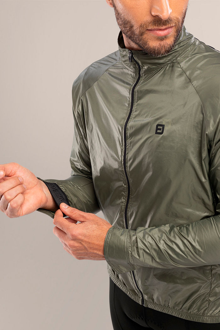 Jaqueta Corta Vento Masc. Pocket