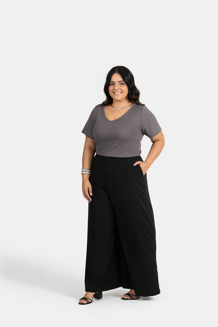 BLUSA PLUS SIZE CANELADA DECOTE V C/ ETIQ.CLIPS