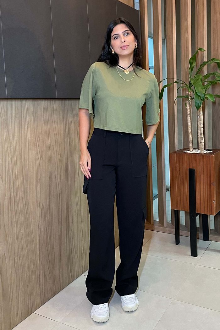 Calca Feminina Alfaiataria Bolsos Cargo Martina Preto