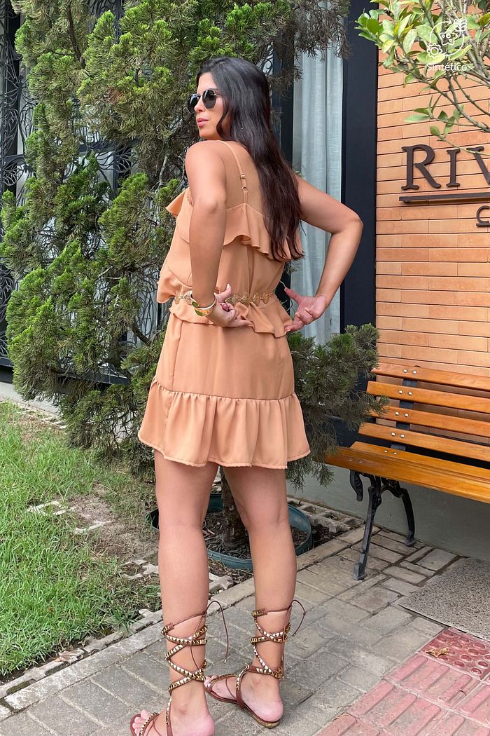 Vestido Curto Boho Babados Fluidos Alças Muse Mocha
