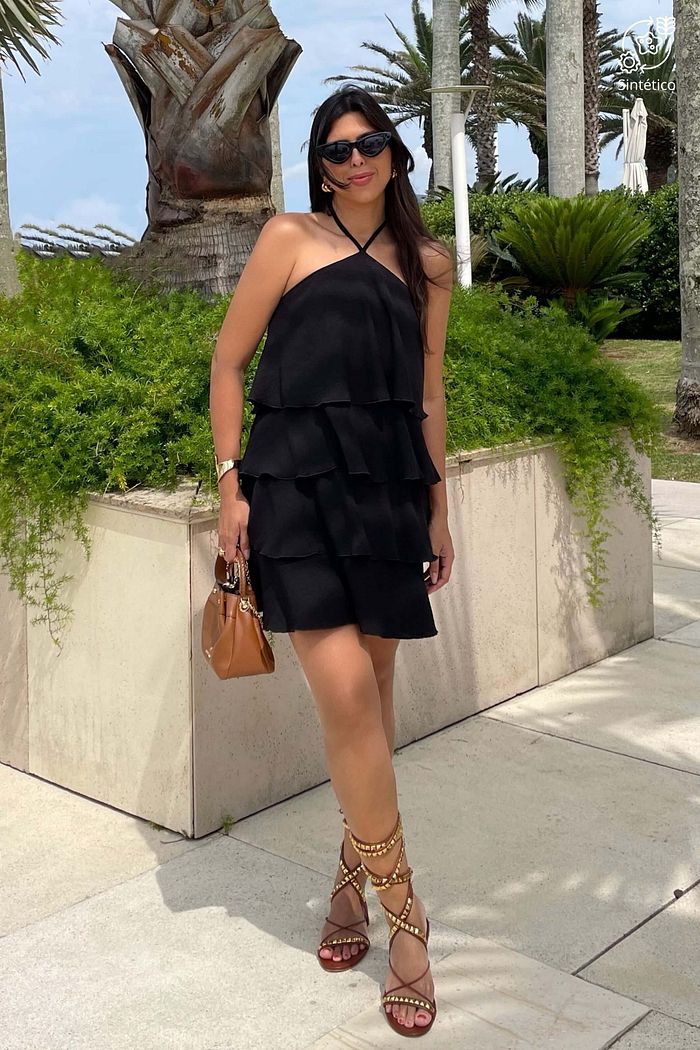 Vestido Curto Quatro Camadas Babado Ombros De Fora Alca Wave Preto