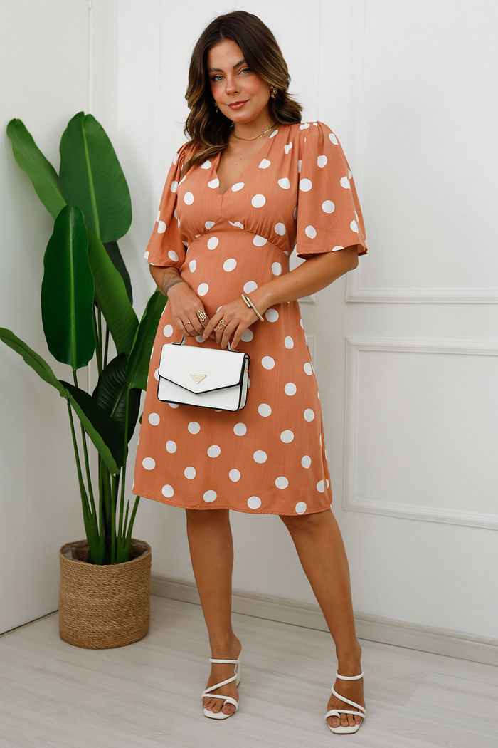 Vestido Heloísa - Tecido Plano de Viscose - Estampa Poá Marrom Claro com Branco