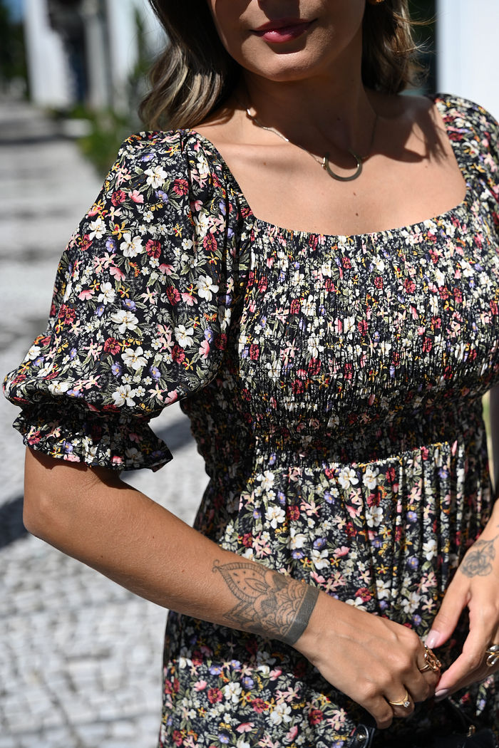 Vestido Ana Júlia Midi Curto - Tecido Plano de Viscose com Estampa Digital - Floral Liberty
