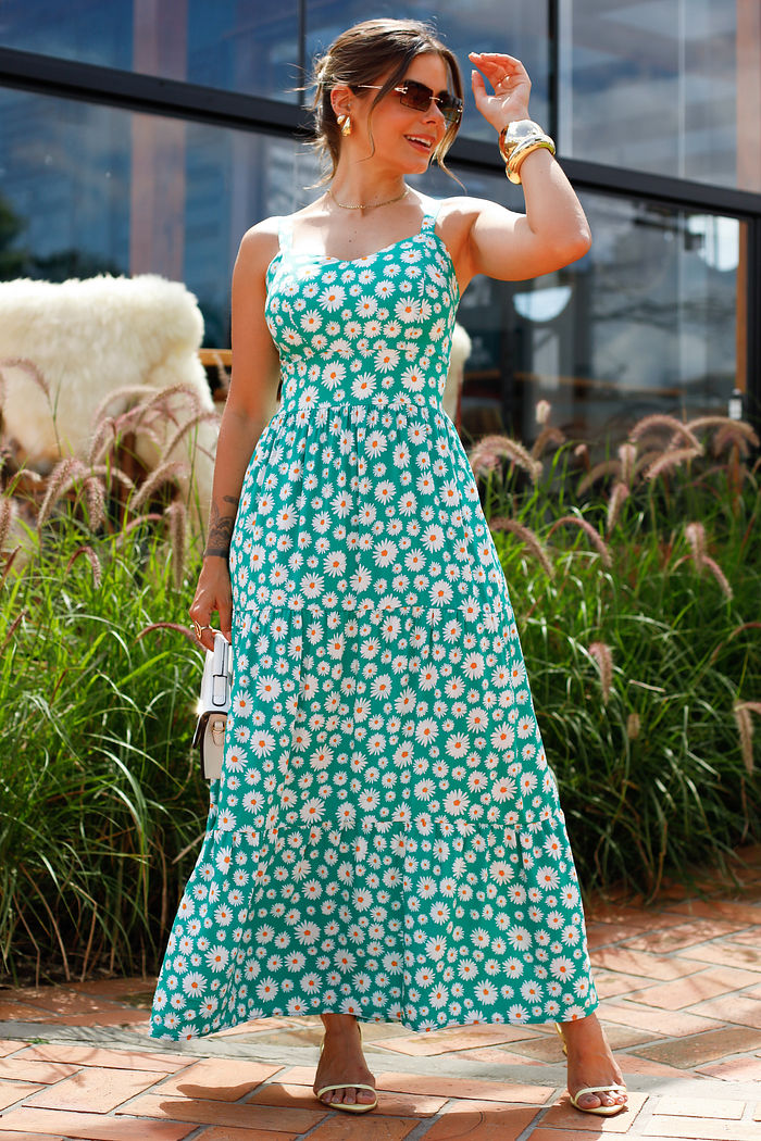 Vestido Lunna em Tecido Plano de Viscose com Alças Reguláveis - Midi Longo Estampa Margaridas Fundo Verde