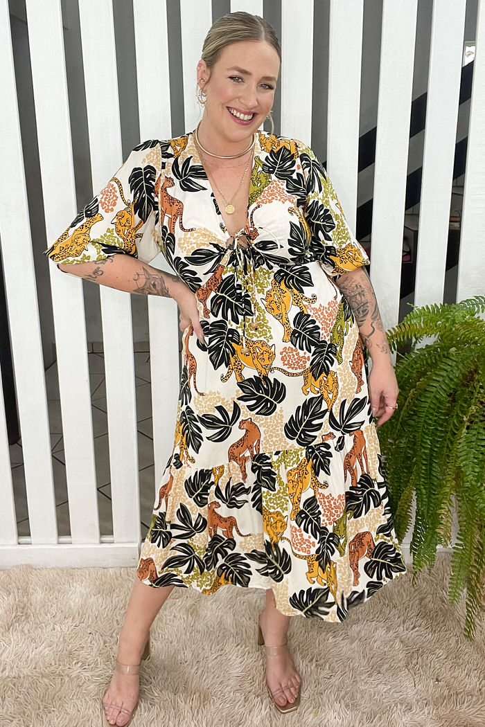 Vestido de Tecido Plano de Viscose - Florita - Estampa Onça e Folhagens