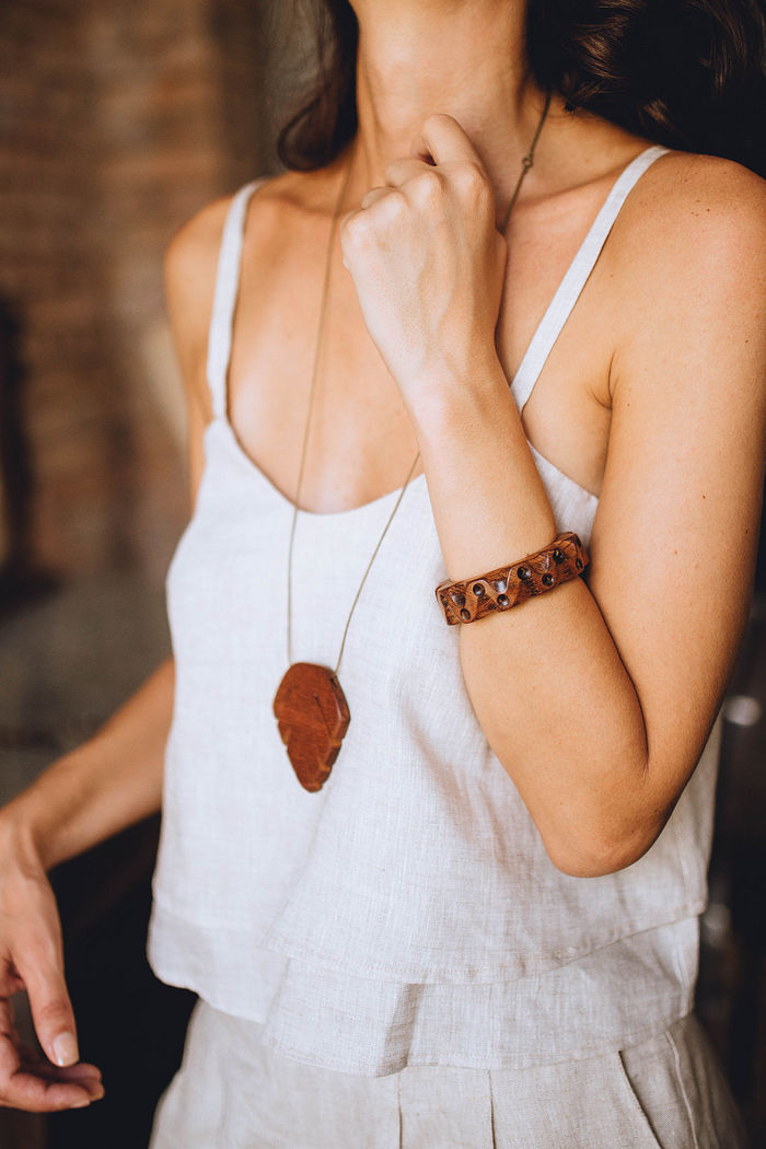 Bracelete de madeira