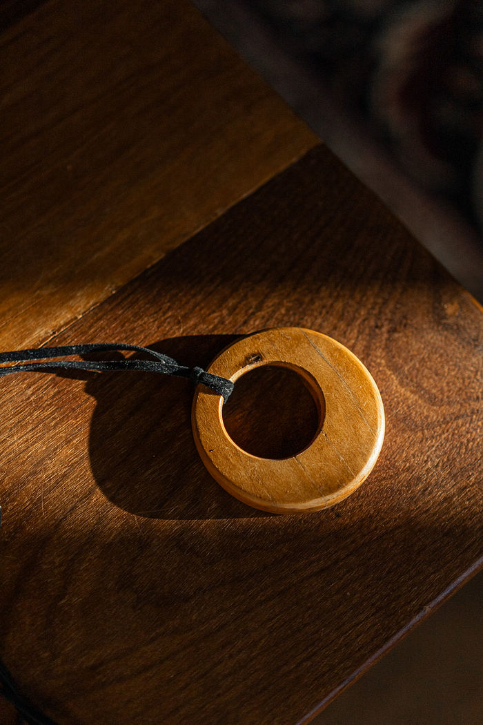 Colar de madeira Círculo - peroba