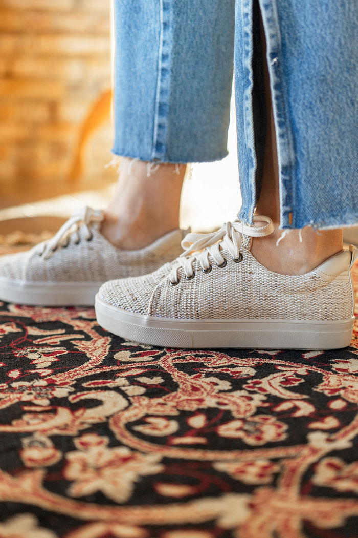 Tênis casual feito com fibra de banana