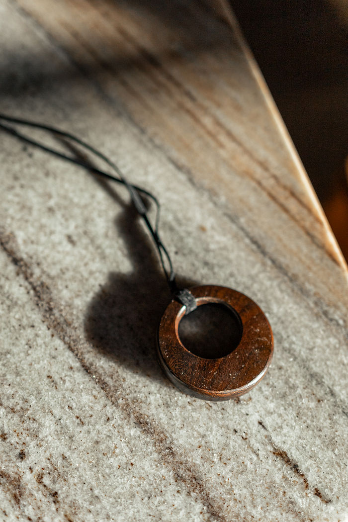 Colar de madeira Círculo - canela