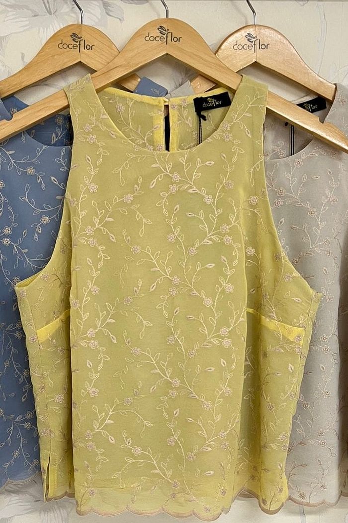 Regata Chiffon Bordado Com Barrado - Doce Flor