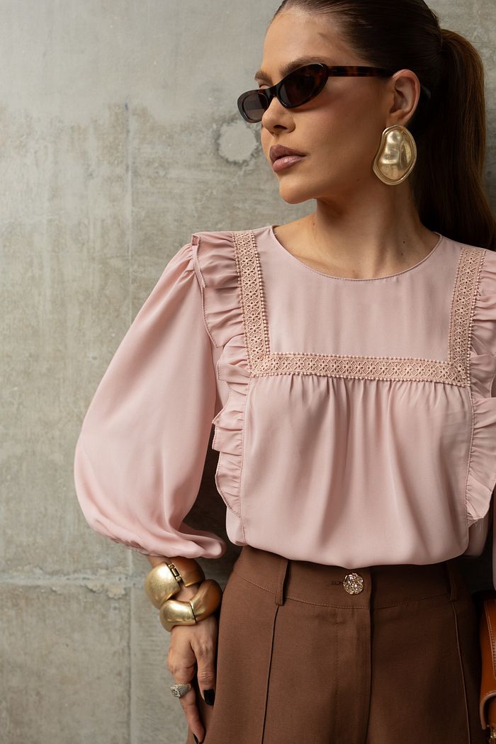 Blusa Crepe Decote Renda E Babado - Milalai