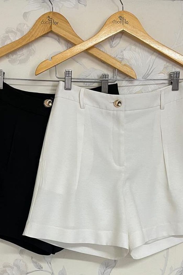 Short com Pregas- Doce Flor