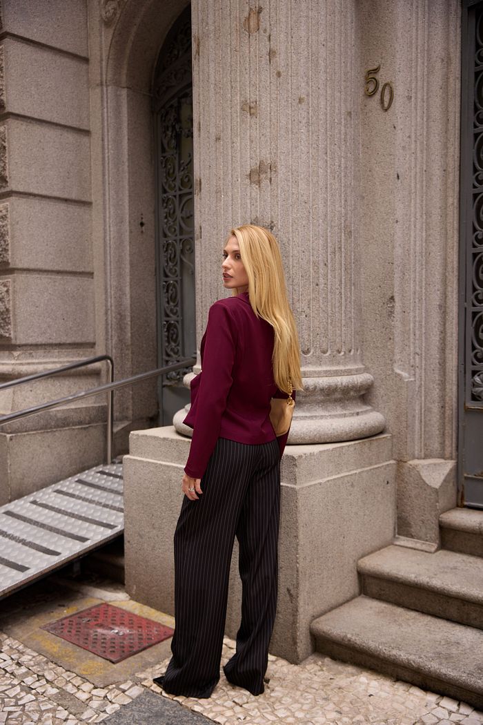 Calça Reta Botão Forrado Risca De Giz - Doce Flor