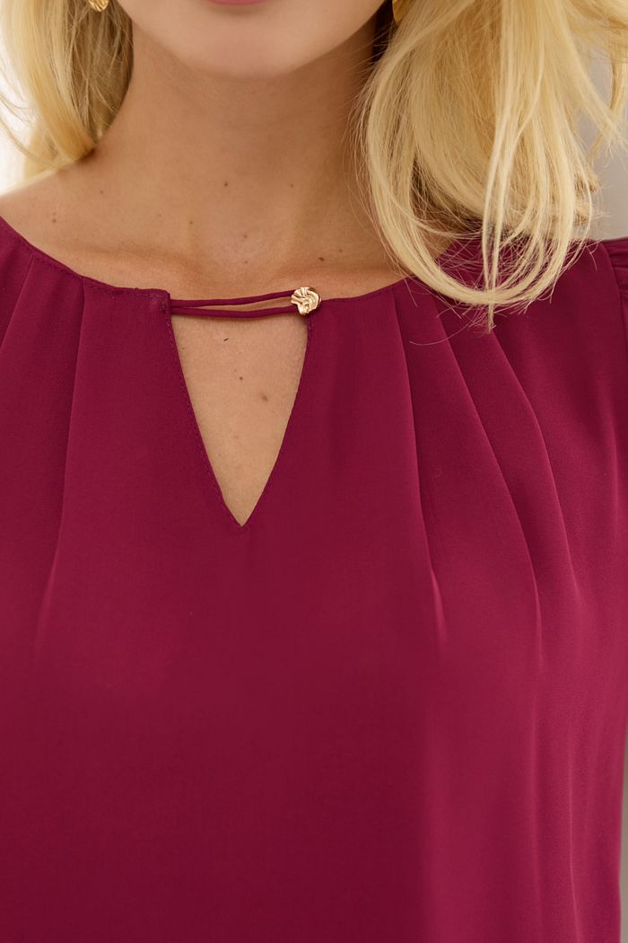 Blusa Pregas E Detalhe No Decote - Doce Flor