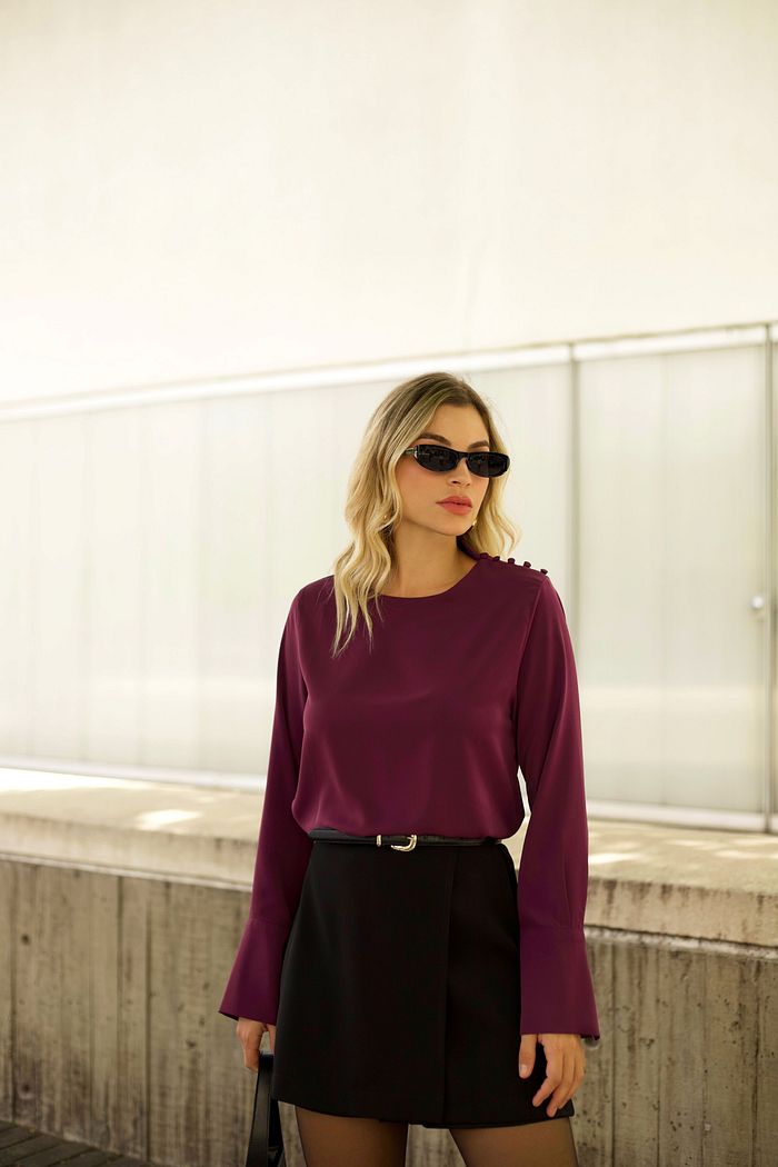 Blusa Manga Longa Acetinada Botões - Doce Flor