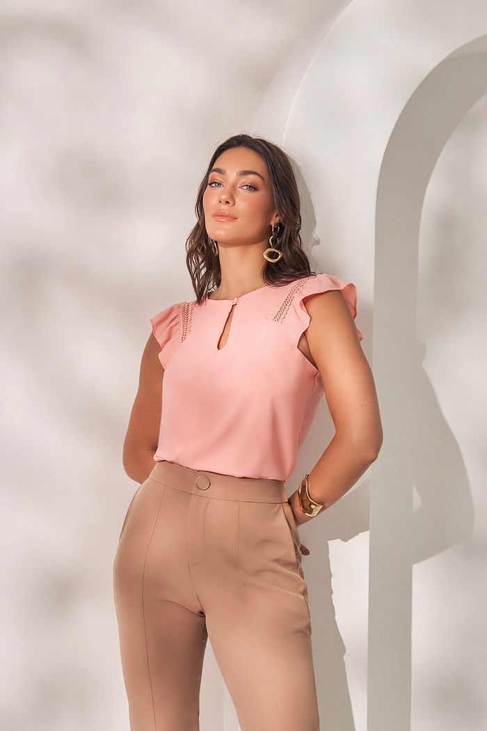 Blusa Com Babados e Detalhe Em Renda - Milalai